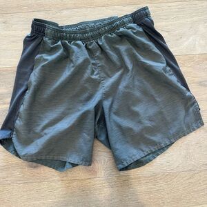 Nike Gray Athletic Shorts Moisture-Wicking Elastic Waist